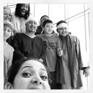 Un momento tras bastidores en La Vía Dolorosa. Siervos administrando talentos, siendo genuinos...